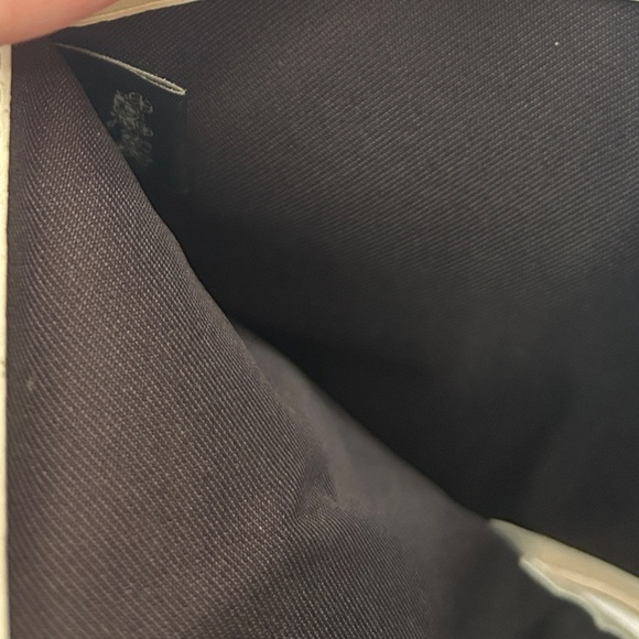 Coach Corner Zip Wallet in Signature- Like New - Picture 16 of 16